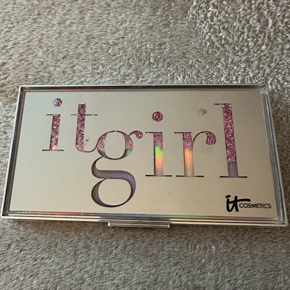 IT GIRL it Cosmetics Mirrored Makeup Palette